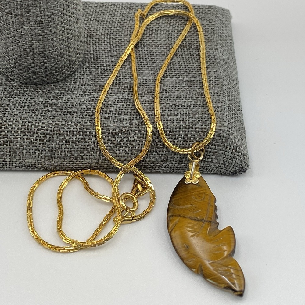 Unsigned Gold Tone Necklace Vintage Tiger's Eye Fish 20.5"